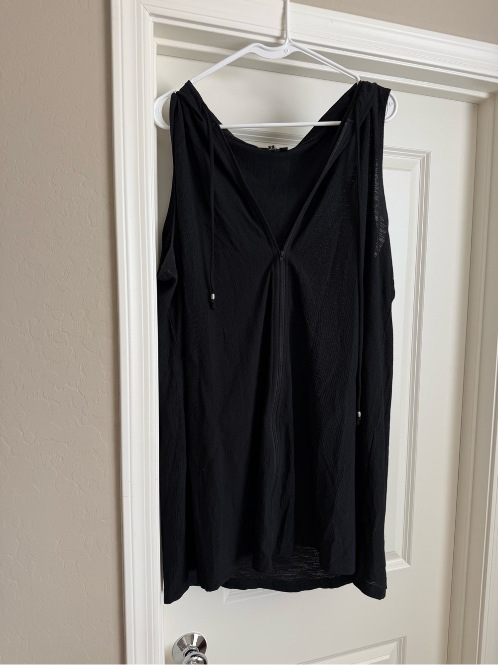 Black Hooded Sleeveless Tunic Top